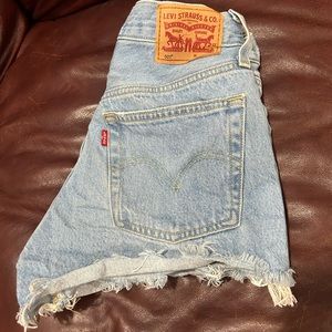 Levi’s Shorts W24